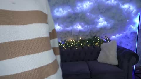 Snapshot of foxyrayy chatting on January 2025 03:55:02 AM F O X online show from January 2025 03:55:02 AM