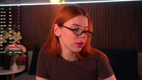 Snapshot of foxyrise chatting on December 2025 06:19:02 AM Jane Foxy online show from December 2025 06:19:02 AM