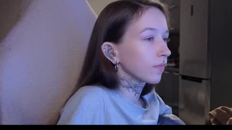 fran_bow online show from January 2026 12:26:01 AM