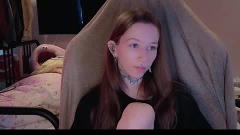 fran_bow online show from May 2026 12:54:02 PM