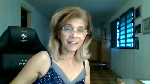 francelune online show from September 2025 01:02:02 PM