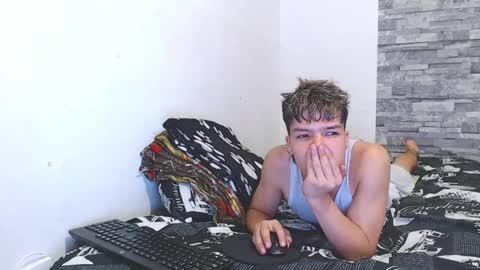 Snapshot of francesco_spank chatting on February 2025 08:03:02 PM FRANCESCO online show from February 2025 08:03:02 PM