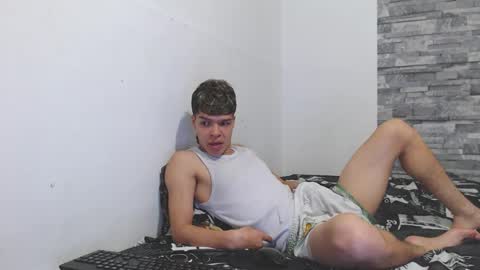 Snapshot of francesco_spank chatting on February 2025 11:09:01 PM FRANCESCO online show from February 2025 11:09:01 PM