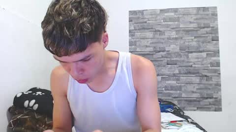 Snapshot of francesco_spank chatting on February 2025 09:35:02 PM FRANCESCO online show from February 2025 09:35:02 PM