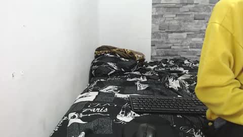 Snapshot of francesco_spank chatting on March 2025 04:49:01 AM FRANCESCO online show from March 2025 04:49:01 AM
