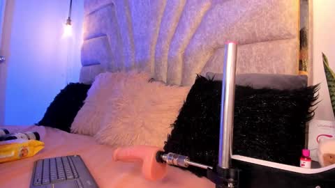 Snapshot of francheska121 chatting on October 2025 09:01:01 PM francheska121 online show from October 2025 09:01:01 PM