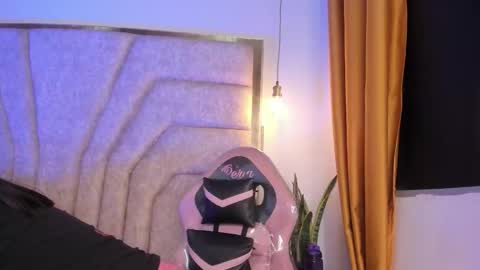 Snapshot of francheska121 chatting on November 2025 01:31:01 PM francheska121 online show from November 2025 01:31:01 PM