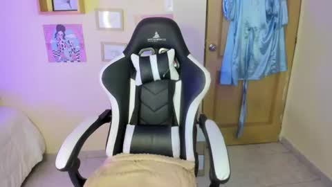 franchezcaa online show from June 2026 07:56:01 PM