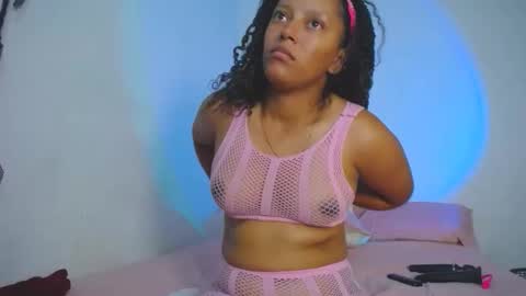 francihot4 online show from May 2026 01:44:01 AM