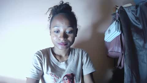 Snapshot of francine925426 chatting on October 2025 03:51:01 PM francine925426 online show from October 2025 03:51:01 PM