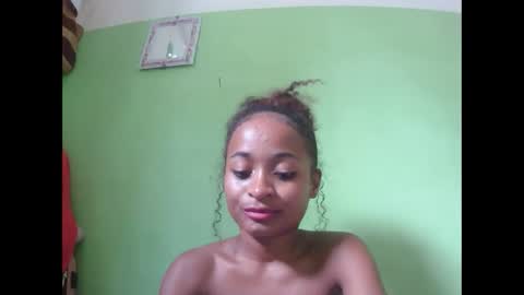 Snapshot of francine925426 chatting on March 2026 12:02:02 PM francine925426 online show from March 2026 12:02:02 PM