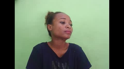 Snapshot of francine925426 chatting on March 2026 05:44:02 AM francine925426 online show from March 2026 05:44:02 AM