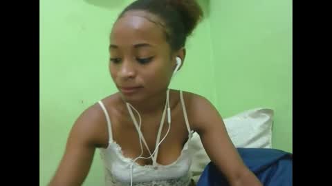 Snapshot of francine925426 chatting on March 2026 08:19:01 AM francine925426 online show from March 2026 08:19:01 AM