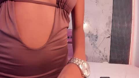 Laura online show from June 2026 07:25:01 PM