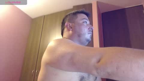 Snapshot of francoisroy chatting on February 2026 12:06:01 AM Juan online show from February 2026 12:06:01 AM