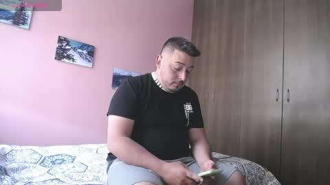 Snapshot of francoisroy chatting on April 2026 08:58:02 PM Juan online show from April 2026 08:58:02 PM