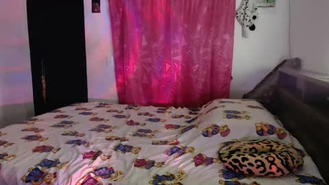 Snapshot of franfinee chatting on November 2025 02:33:01 AM franfinee online show from November 2025 02:33:01 AM