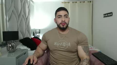 Snapshot of frank_foxx1 chatting on October 2025 04:56:01 AM frank_foxx1 online show from October 2025 04:56:01 AM