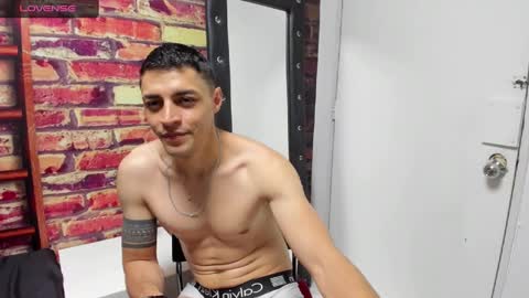 Snapshot of frank_millers chatting on January 2025 04:59:02 PM Frank online show from January 2025 04:59:02 PM