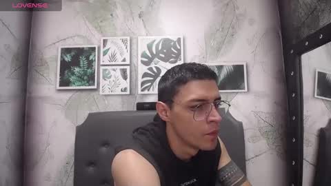 Snapshot of frank_millers chatting on February 2025 01:33:01 PM Frank online show from February 2025 01:33:01 PM