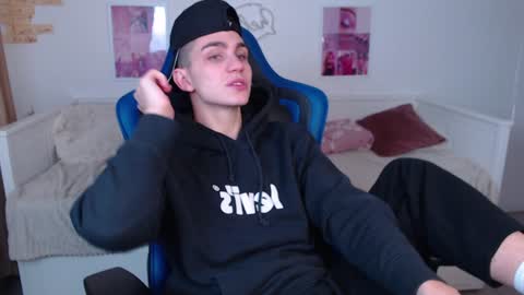 Frank online show from December 2024 02:33:02 AM