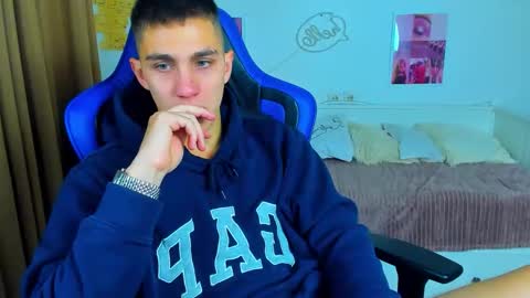 Frank online show from September 2025 04:23:02 AM