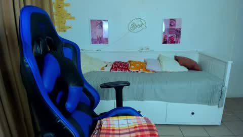 Frank online show from October 2025 04:46:01 AM