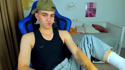 Frank online show from October 2025 04:56:01 AM