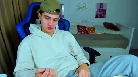 Frank online show from November 2025 04:26:02 AM