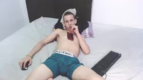 Snapshot of frankbroad68 chatting on September 2025 03:41:02 AM Frank online show from September 2025 03:41:02 AM