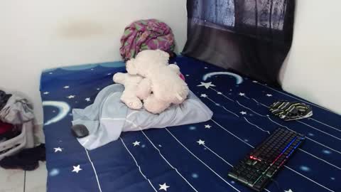 Snapshot of frankbroad68 chatting on October 2025 08:33:02 PM Frank online show from October 2025 08:33:02 PM