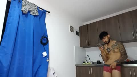 Snapshot of frankdanielsmolano chatting on June 2026 01:00:01 AM frankdanielsmolano online show from June 2026 01:00:01 AM