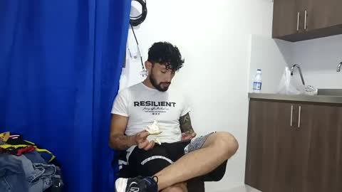 Snapshot of frankdanielsmolano chatting on June 2026 02:29:01 AM frankdanielsmolano online show from June 2026 02:29:01 AM