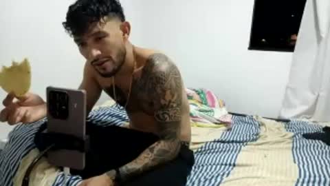 Snapshot of frankdanielsmolano chatting on June 2026 03:25:01 AM frankdanielsmolano online show from June 2026 03:25:01 AM