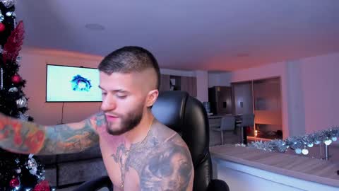 Snapshot of frankfarrellx chatting on December 2024 07:17:01 AM Frank Farrell. Hey remember to give me a thumbs up Ty online show from December 2024 07:17:01 AM