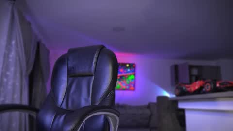 Frank Farrell. Hey remember to give me a thumbs up Ty online show from September 2025 12:21:01 AM