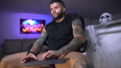 Frank Farrell. Hey remember to give me a thumbs up Ty online show from October 2025 03:43:02 AM