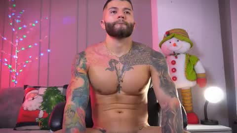 Snapshot of frankfarrellx chatting on November 2025 02:22:01 AM Frank Farrell. Hey remember to give me a thumbs up Ty online show from November 2025 02:22:01 AM