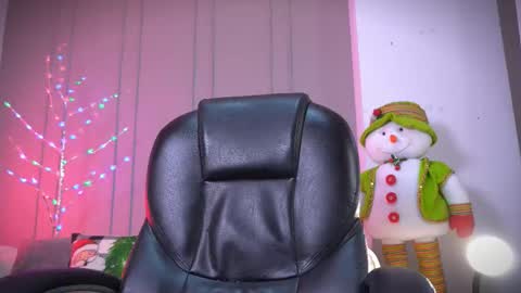 Snapshot of frankfarrellx chatting on November 2025 10:53:02 PM Frank Farrell. Hey remember to give me a thumbs up Ty online show from November 2025 10:53:02 PM