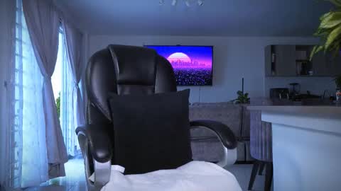 Snapshot of frankfarrellx chatting on February 2026 09:55:01 PM Frank Farrell. Hey remember to give me a thumbs up Ty online show from February 2026 09:55:01 PM