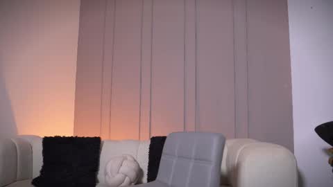 Snapshot of frankfarrellx chatting on March 2026 11:52:02 PM Frank Farrell. Hey remember to give me a thumbs up Ty online show from March 2026 11:52:02 PM