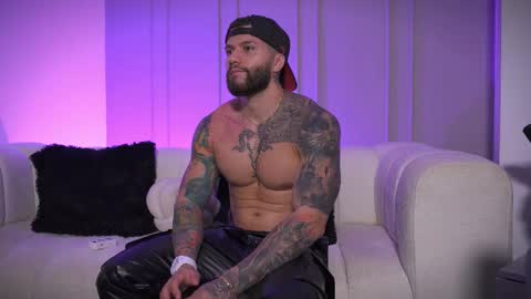 Snapshot of frankfarrellx chatting on March 2026 08:41:01 AM Frank Farrell. Hey remember to give me a thumbs up Ty online show from March 2026 08:41:01 AM