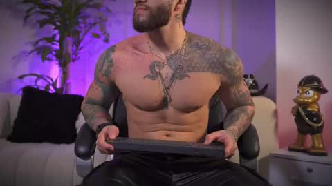 Snapshot of frankfarrellx chatting on March 2026 12:45:01 AM Frank Farrell. Hey remember to give me a thumbs up Ty online show from March 2026 12:45:01 AM