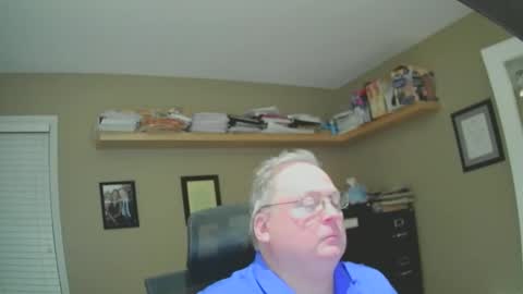 Snapshot of frankie6207 chatting on January 2025 07:04:02 AM frankie6207 online show from January 2025 07:04:02 AM