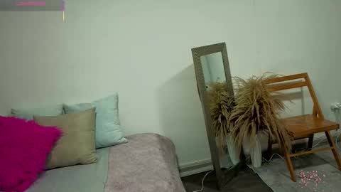 Fransheska online show from March 2026 12:00:02 PM