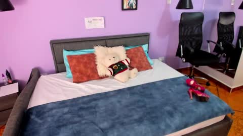 Fransheska online show from May 2026 11:59:02 AM