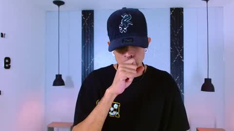 Franvill trato online show from October 2025 07:55:01 PM