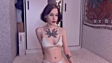 mistress Bastet and  mintcola online show from November 2025 05:57:02 PM