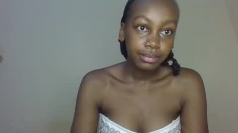 Snapshot of freaky_beauty chatting on May 2026 10:12:01 AM freaky_beauty online show from May 2026 10:12:01 AM