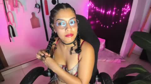 Lia Gomez online show from May 2026 02:19:01 AM